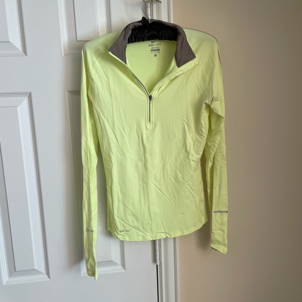 Nike pullover. Size small